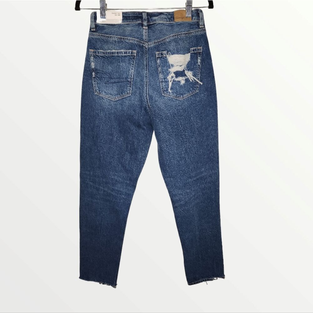 American Eagle Women’s Mom Jean Stretch Distressed Size 2 Regular New!